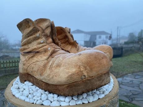 escultura botas Belén 2022 web.jpg
