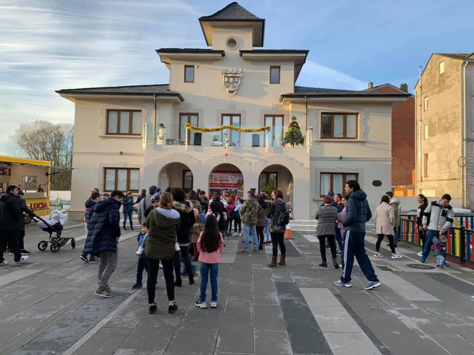 PAPÁ NOEL VISITÓ EL AYUNTAMIENTO DE BEGONTE